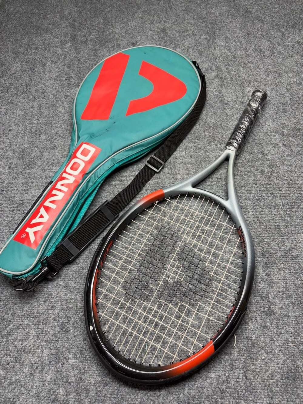 Vintage Donnay Ghost Supermidsize Tennis Racquet with full padded Cover EUC